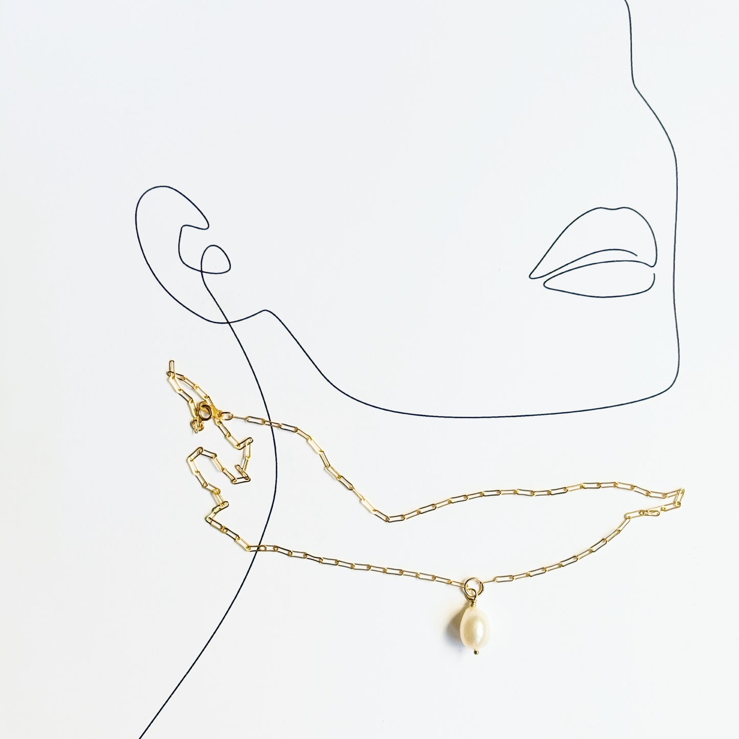 Oval Pearl Paperclip Necklace Gold