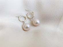 Load image into Gallery viewer, Baroque Pearl Huggie Earrings - Reagan - Adorned by Ruth
