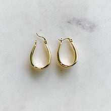 Load image into Gallery viewer, Chunky Oval Hoop Earrings - Gold Filled - Adorned by Ruth

